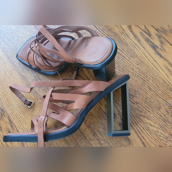 Jeffrey Campbell "Impulsive" Tan Strappy Heels With Bronze Metal Heel - Picture 3 of 8